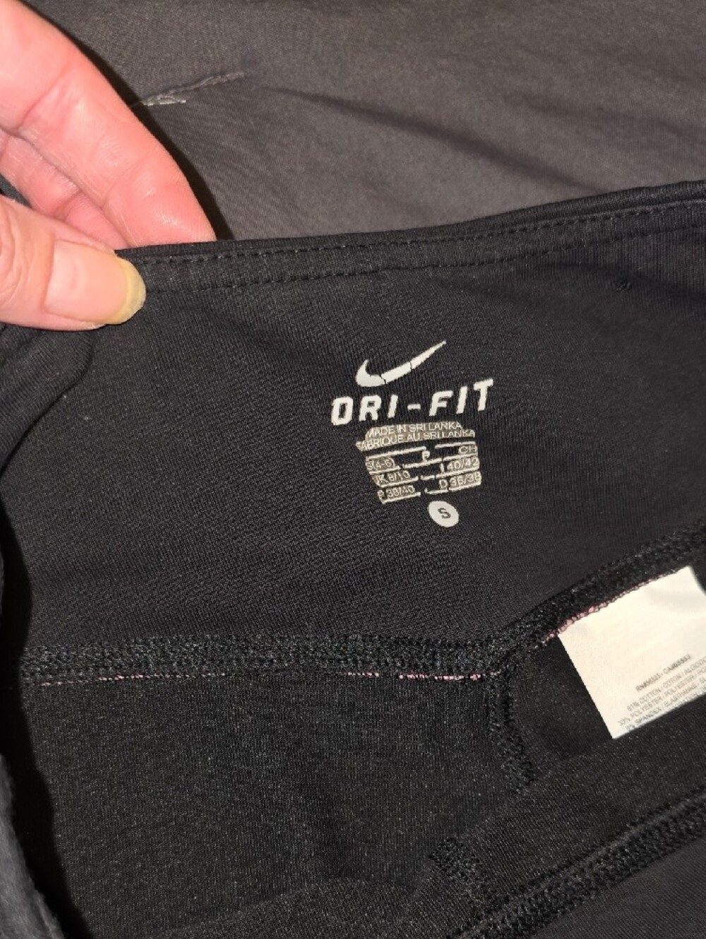 Nike Black Wide-Leg Capris with Pink Swoosh - Picture 2 of 9